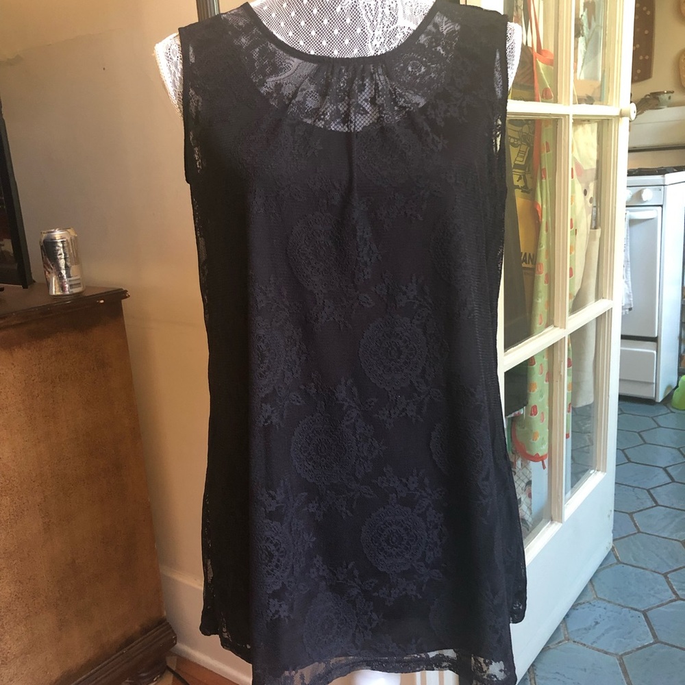 Cabin lace sleeveless blouse